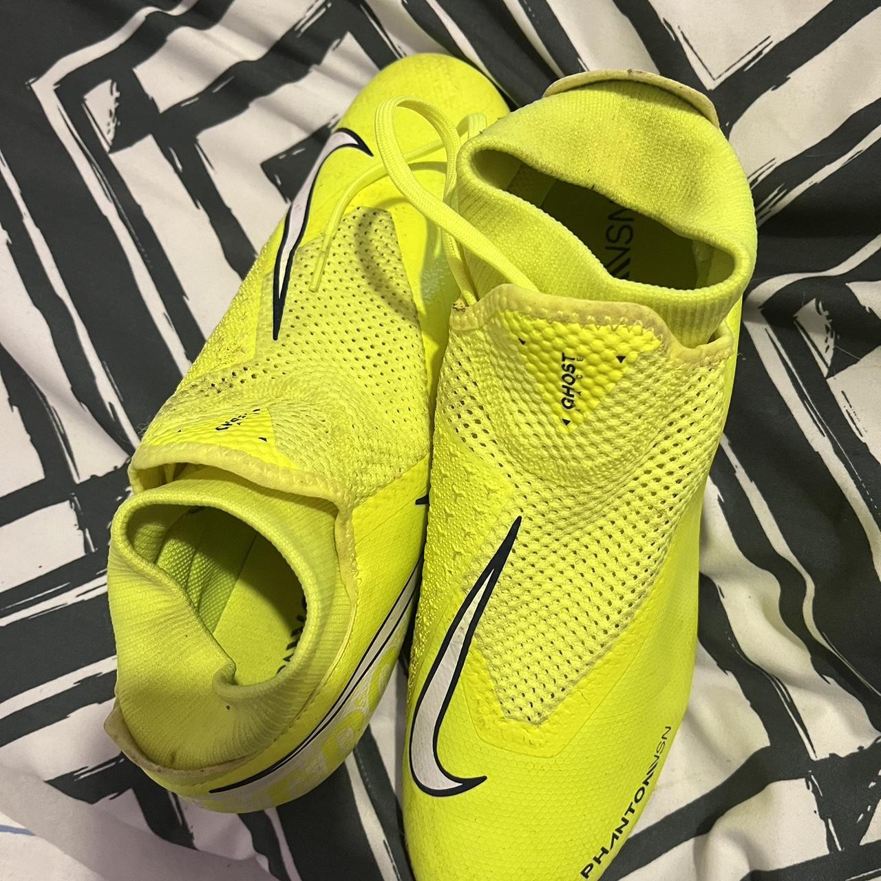 nike phantoms football boots size 7.5 worn once will... Depop