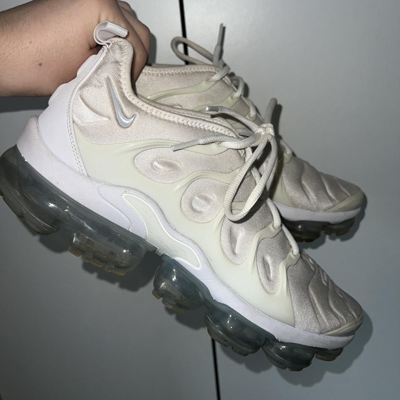 vapormax plus trainers