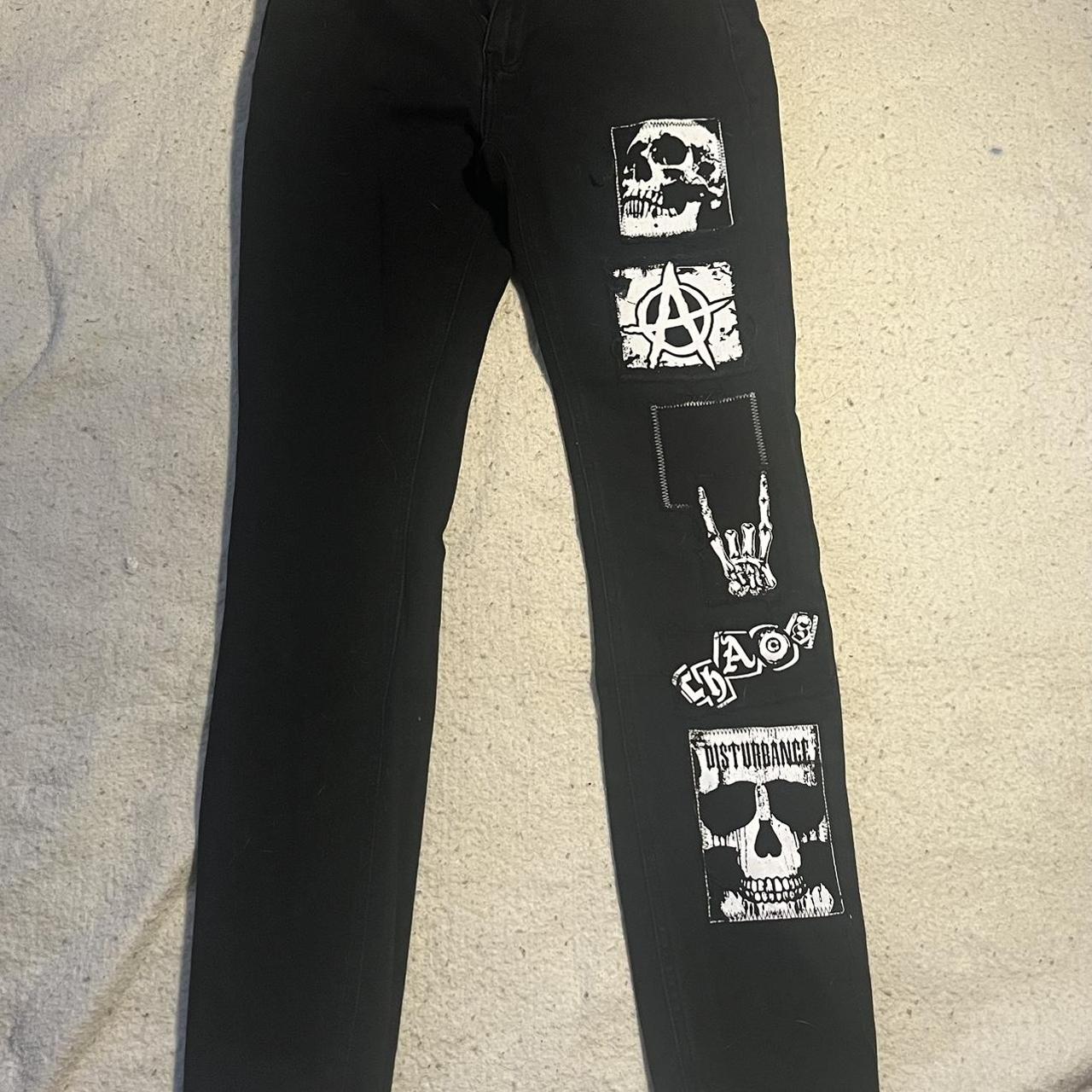 Black skull patches stinger jeans, Size 32x32 #hottopic