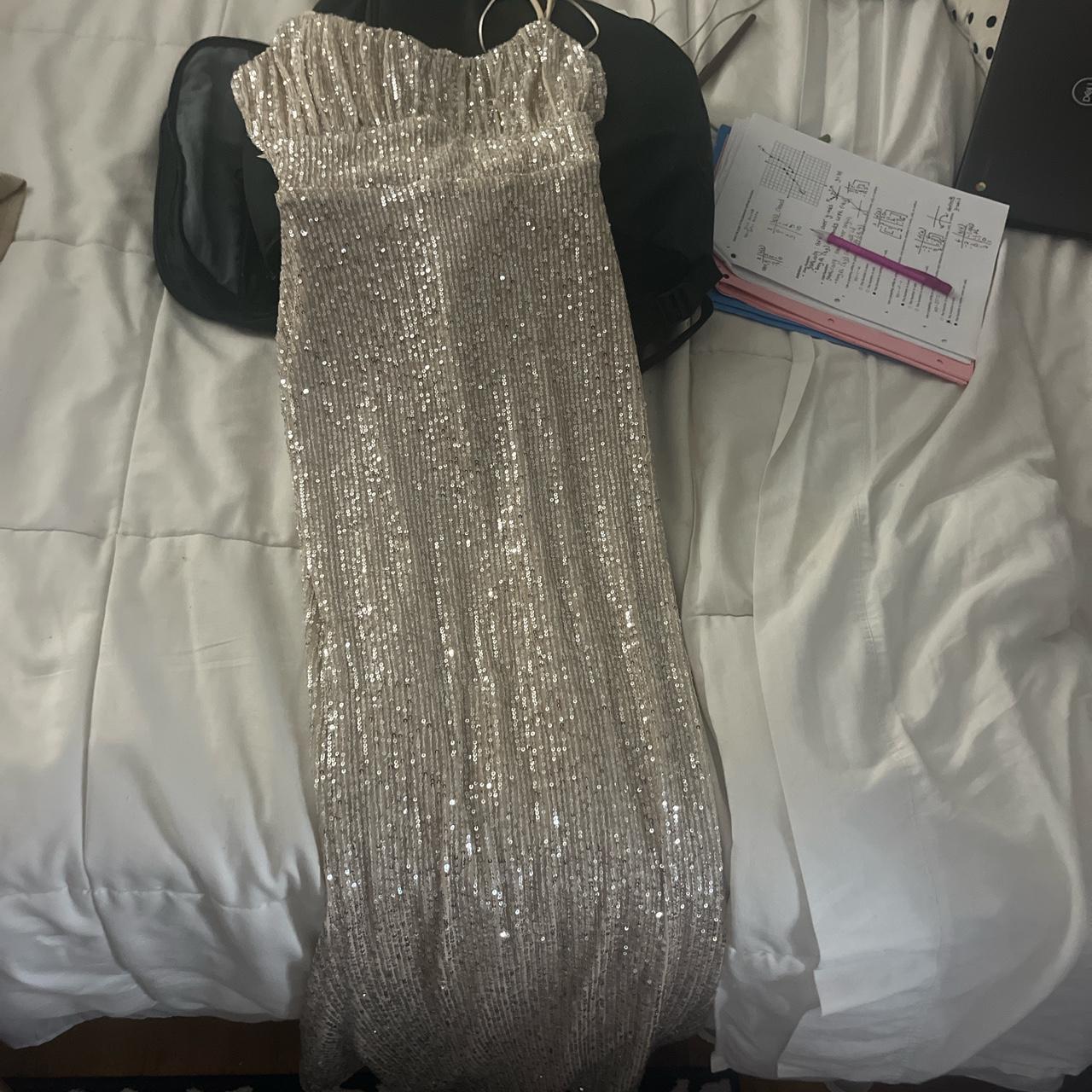 very cute prom dress i wore it once! - Depop