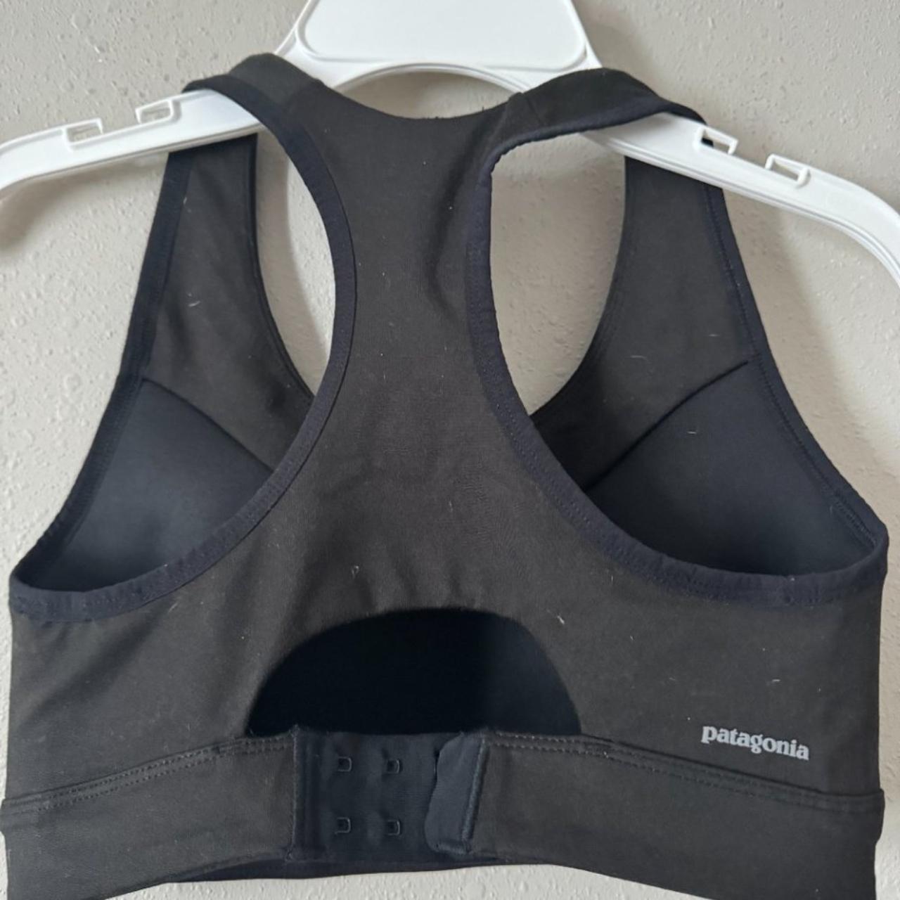 Patagonia XS Black/Gray Sports Bra Excellent used - Depop