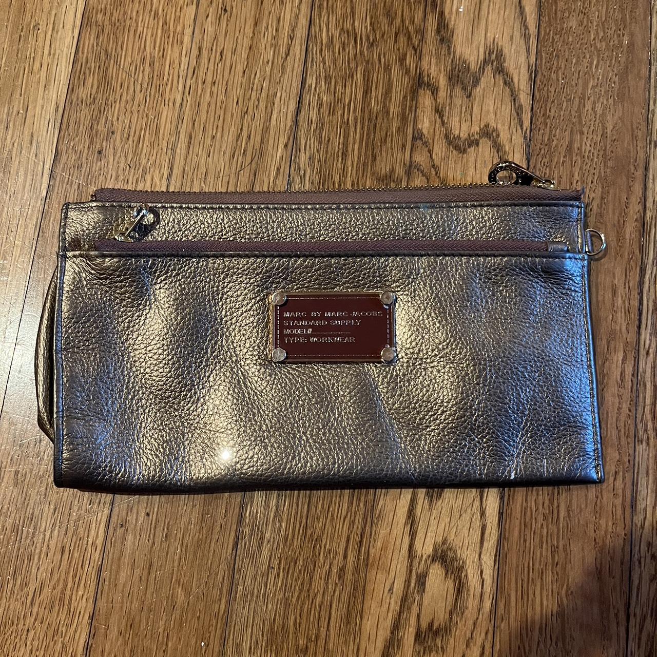 cutest lil marc by marc jacobs clutch perf condition - Depop