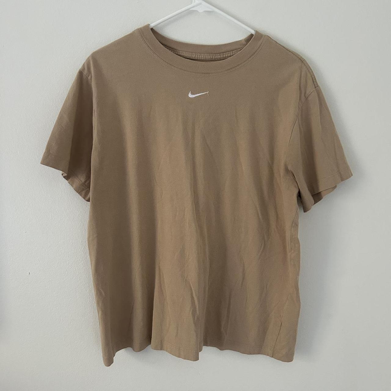 Tan nike t shirt online