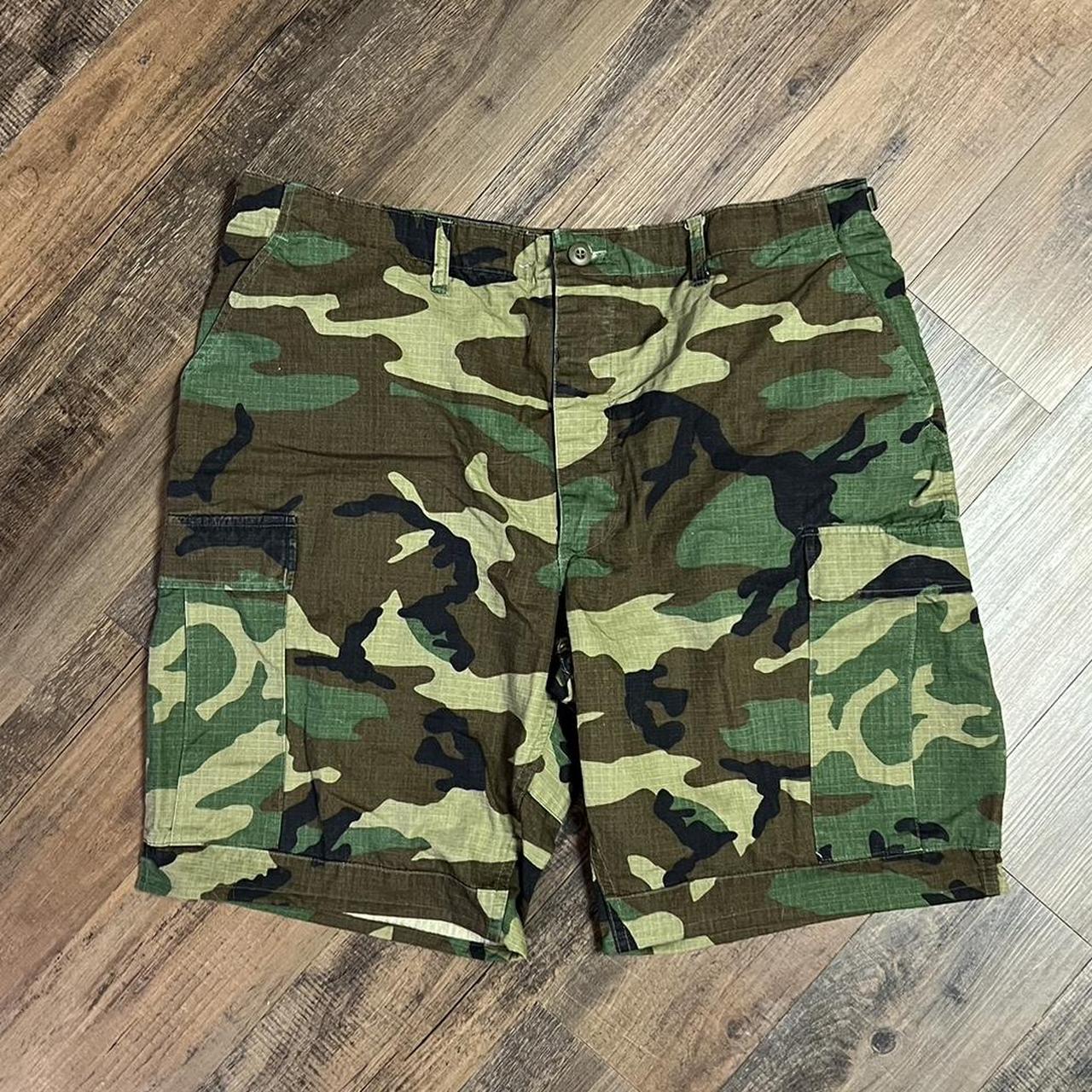 Good Carhartt camouflage short size 40