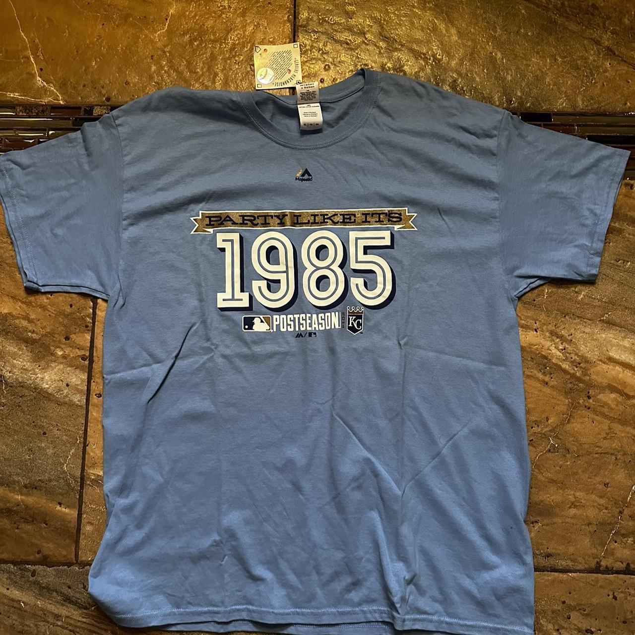 Kansas City Royals T-Shirt! It's an extra large - Depop