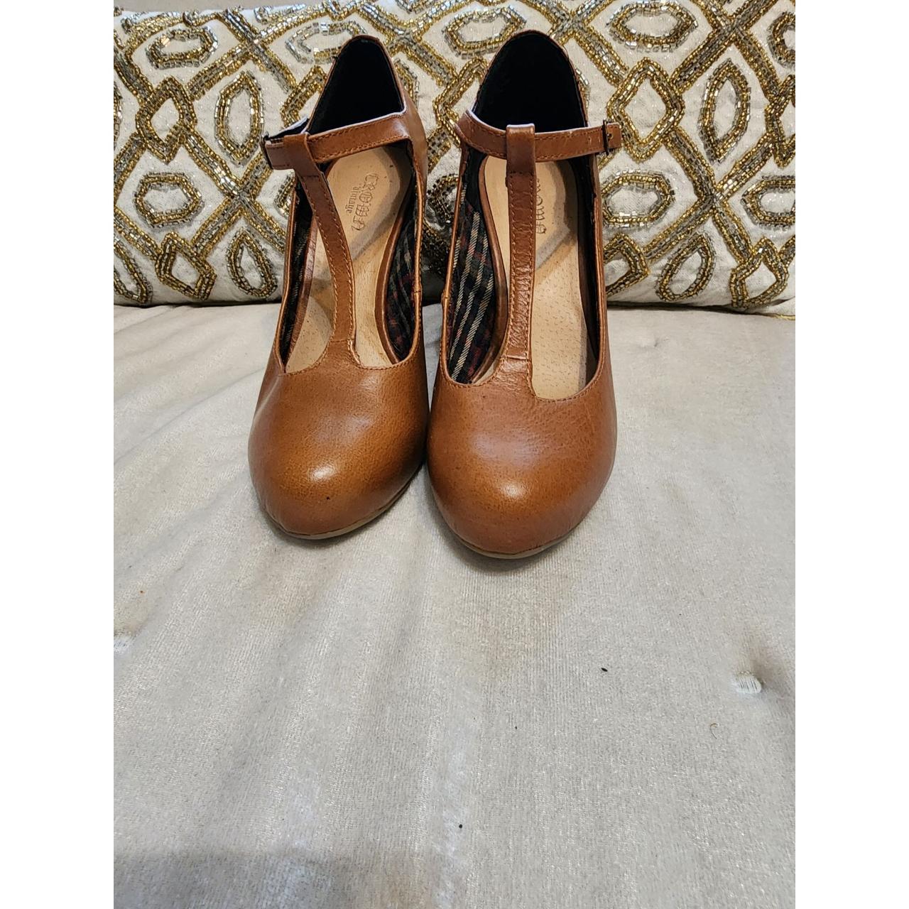 Crown vintage store heels