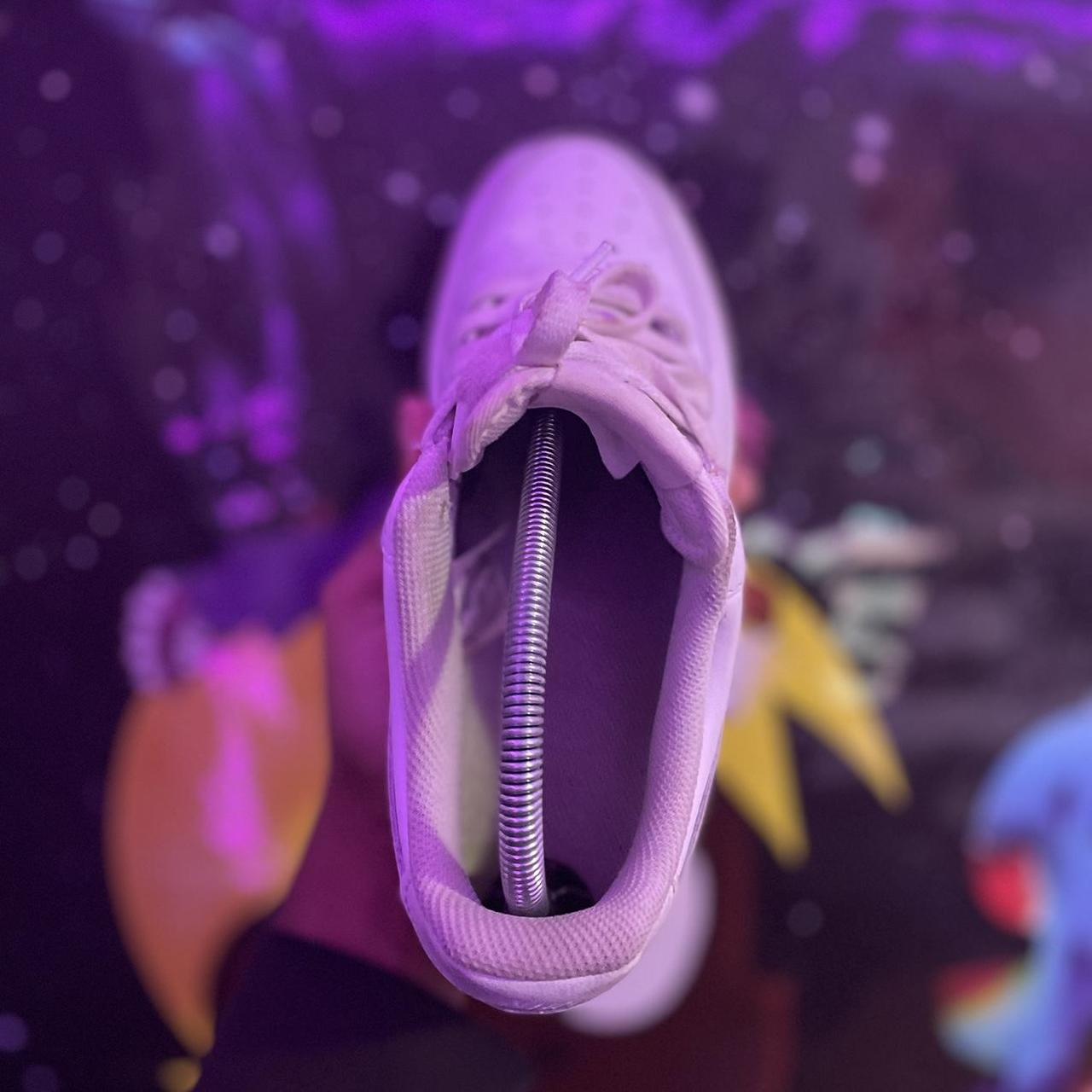 They were a beat up pair i cleaned em up and... Depop