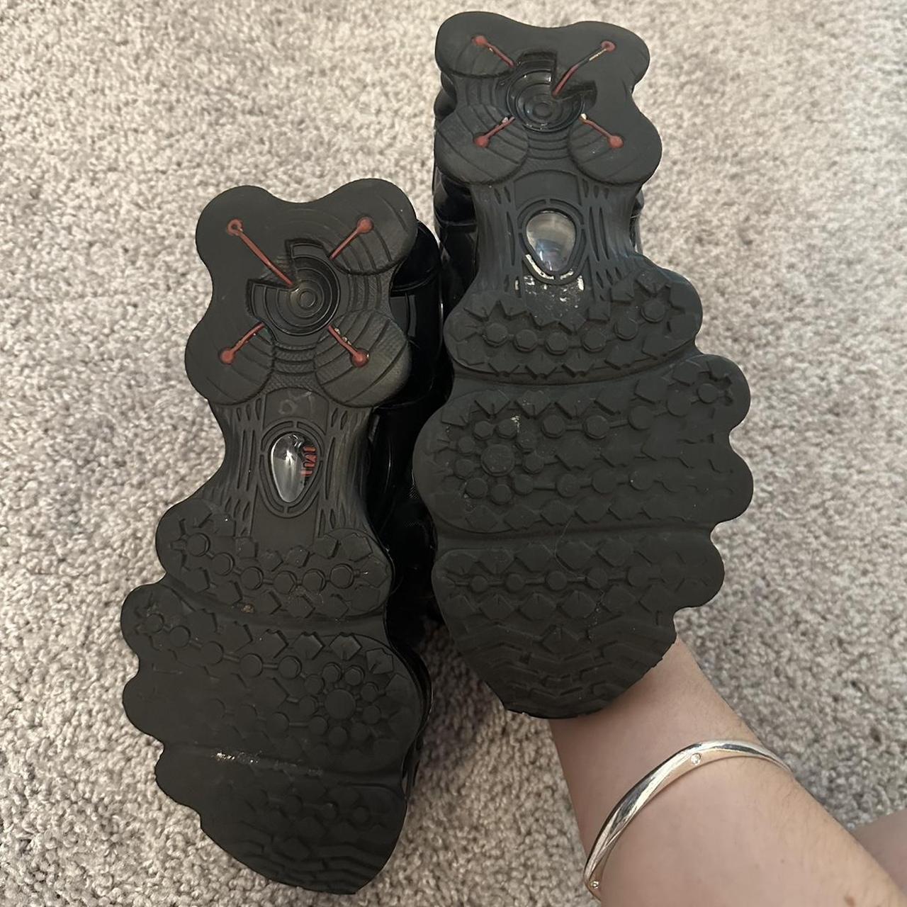 womens black nike trainers size 7