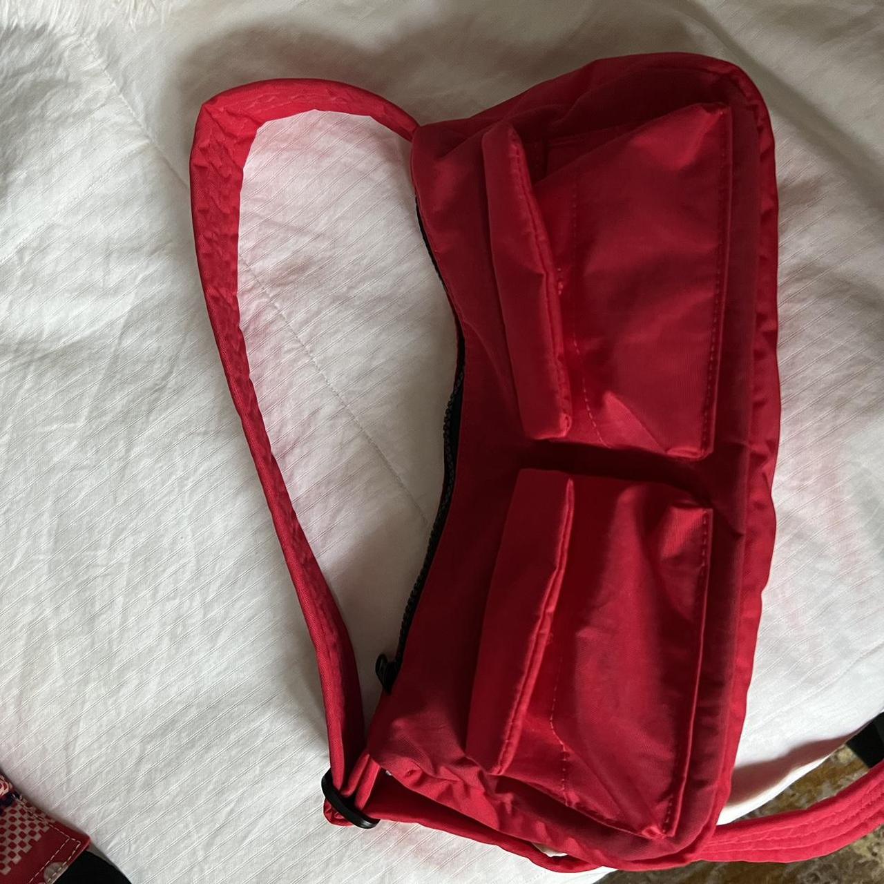 baggu candy apple cargo shoulder bag $40 | Depop