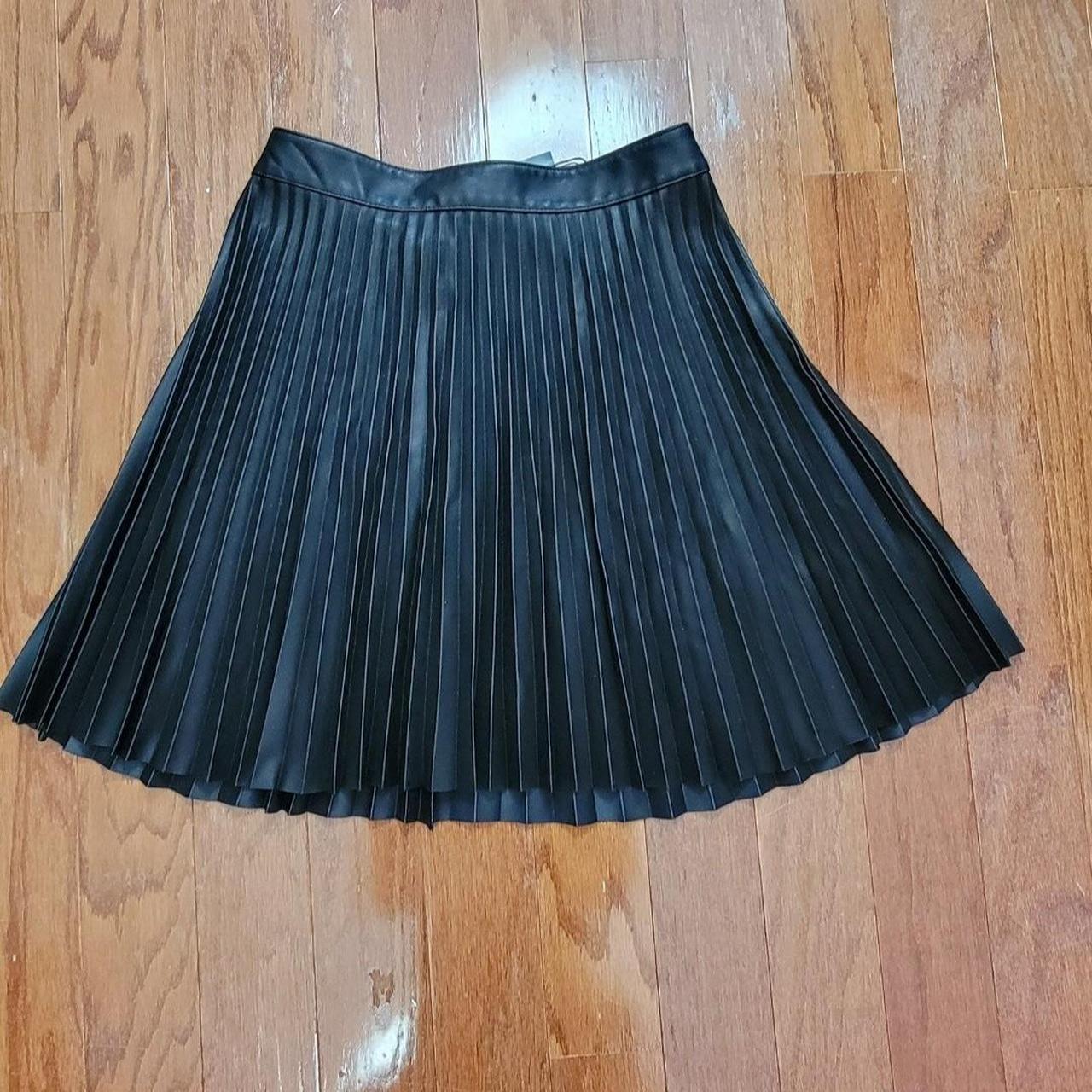 Express Women's Mini Skirt Black – black pleated faux