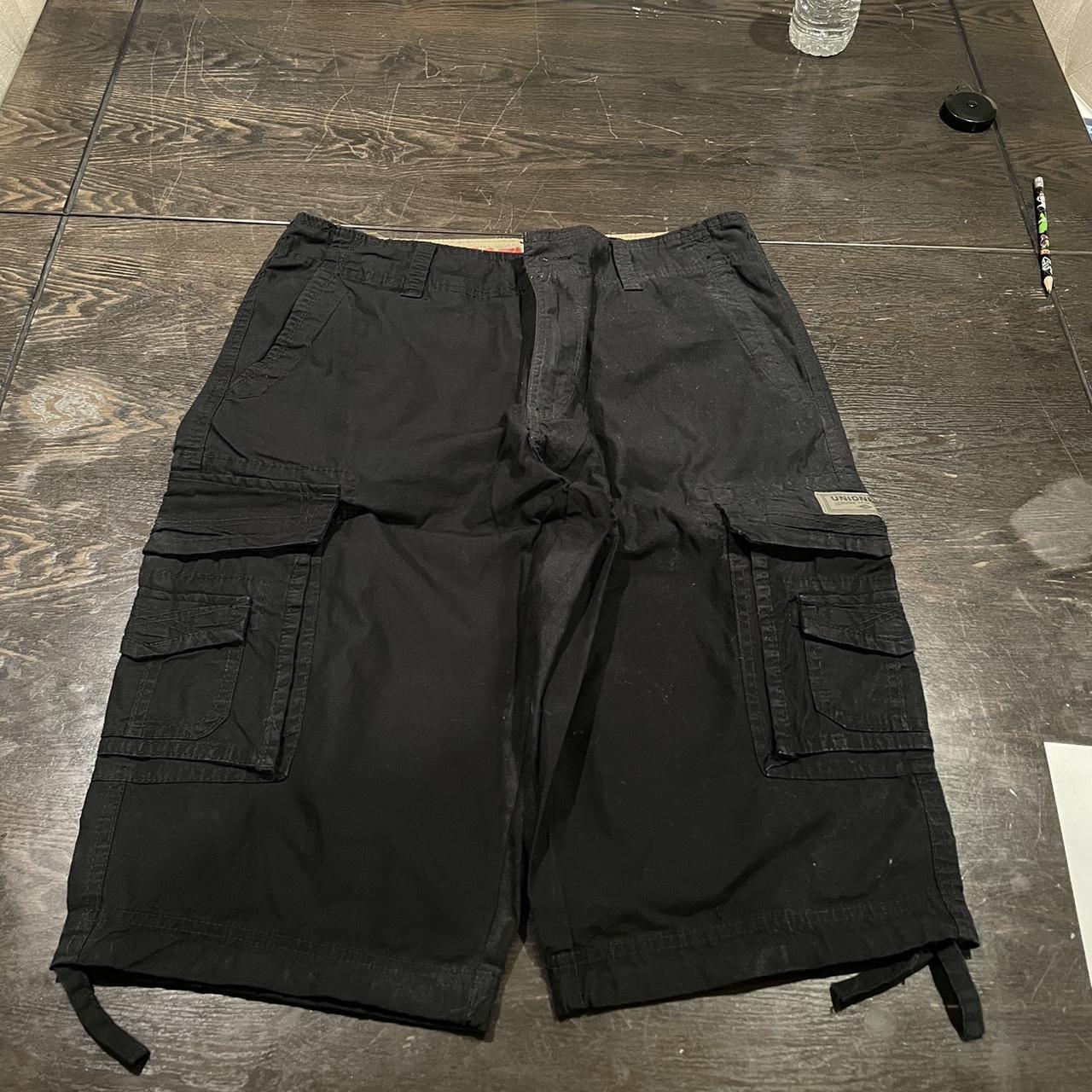 Union Bay Cargo Shorts 32x13 Top to bottom 24... Depop