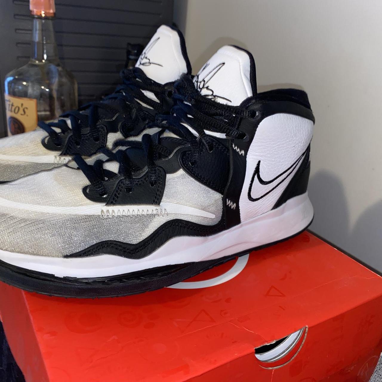 kyrie 3 tb black white