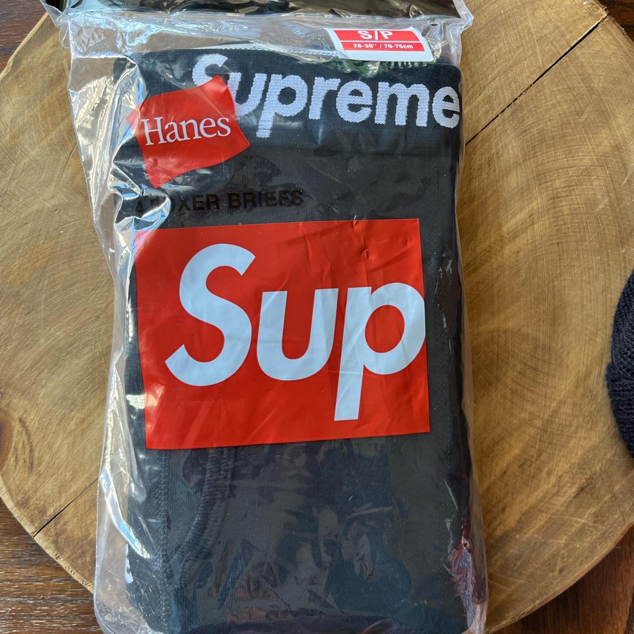 Supreme hanes Boxer briefs 🩲 black / white Venduto - Depop