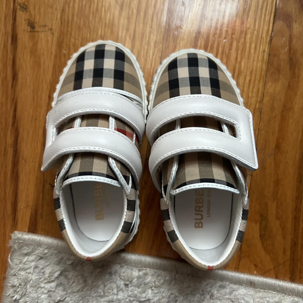 Size 21 Toddler Burberry outlet Shoes