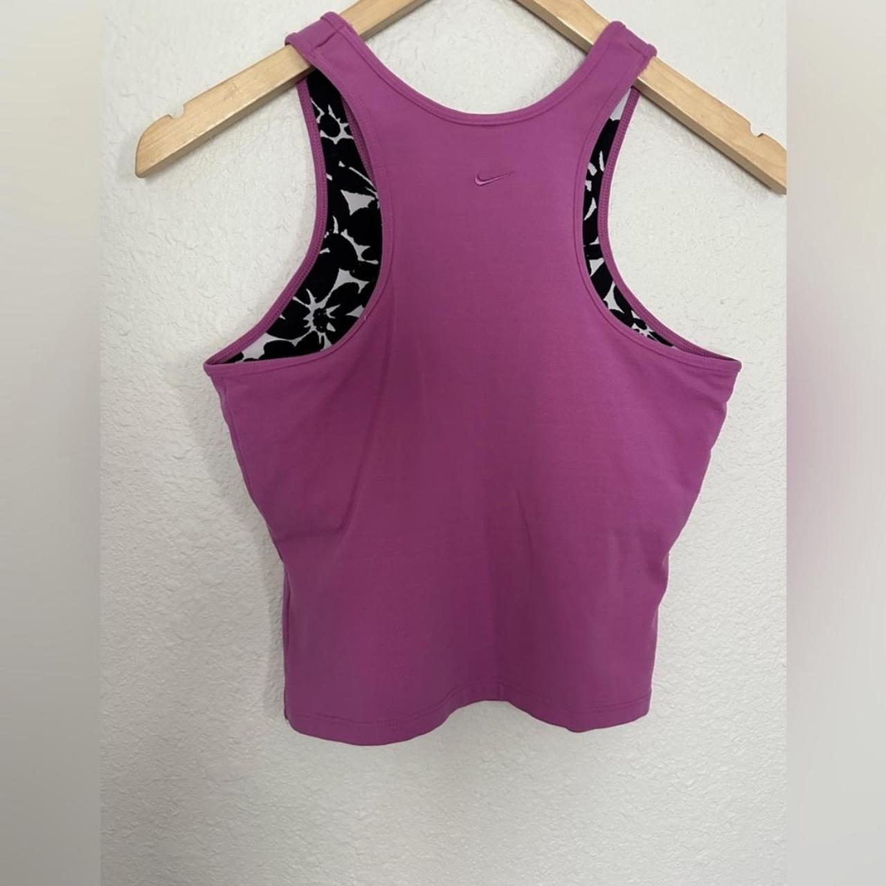 Nike Women's Yoga Cropped Active Tank Top with Built - Depop