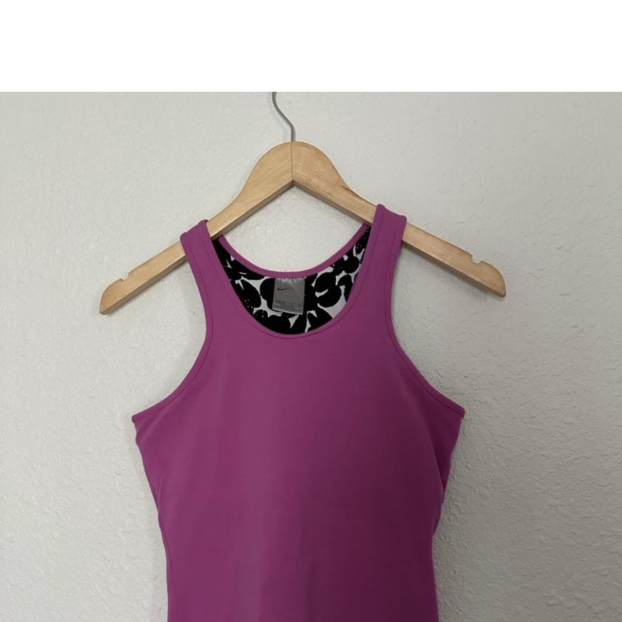 Nike Women's Yoga Cropped Active Tank Top with Built - Depop