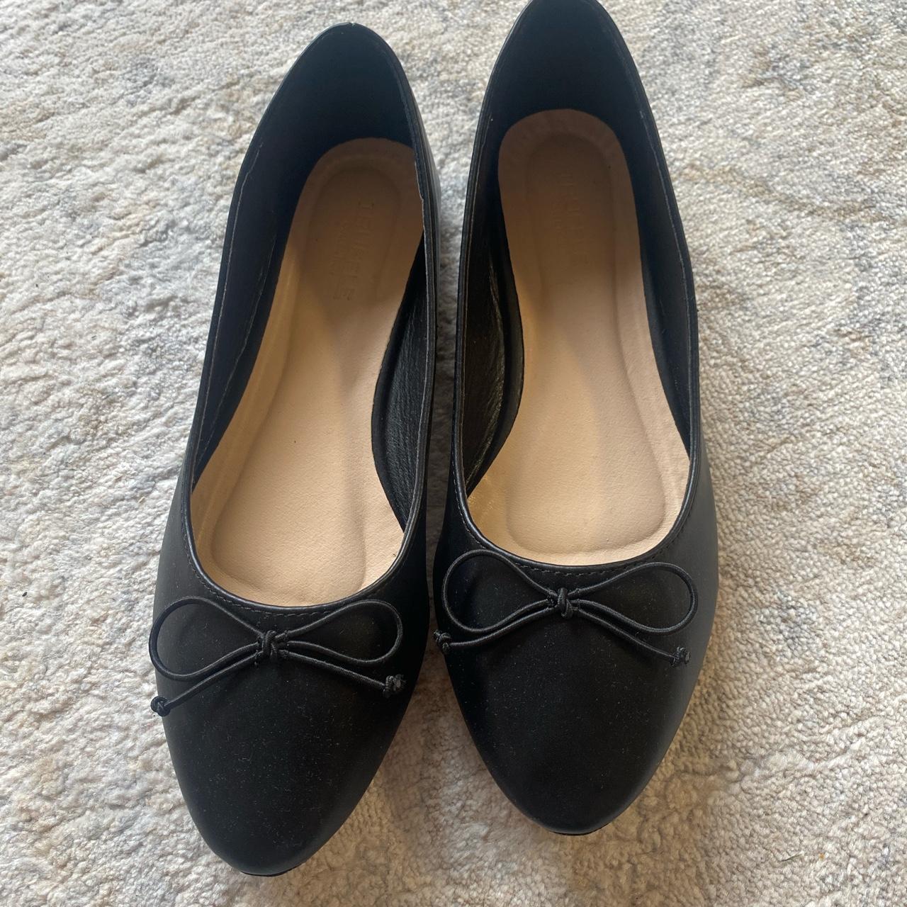 Classic black ballet flats! - Depop