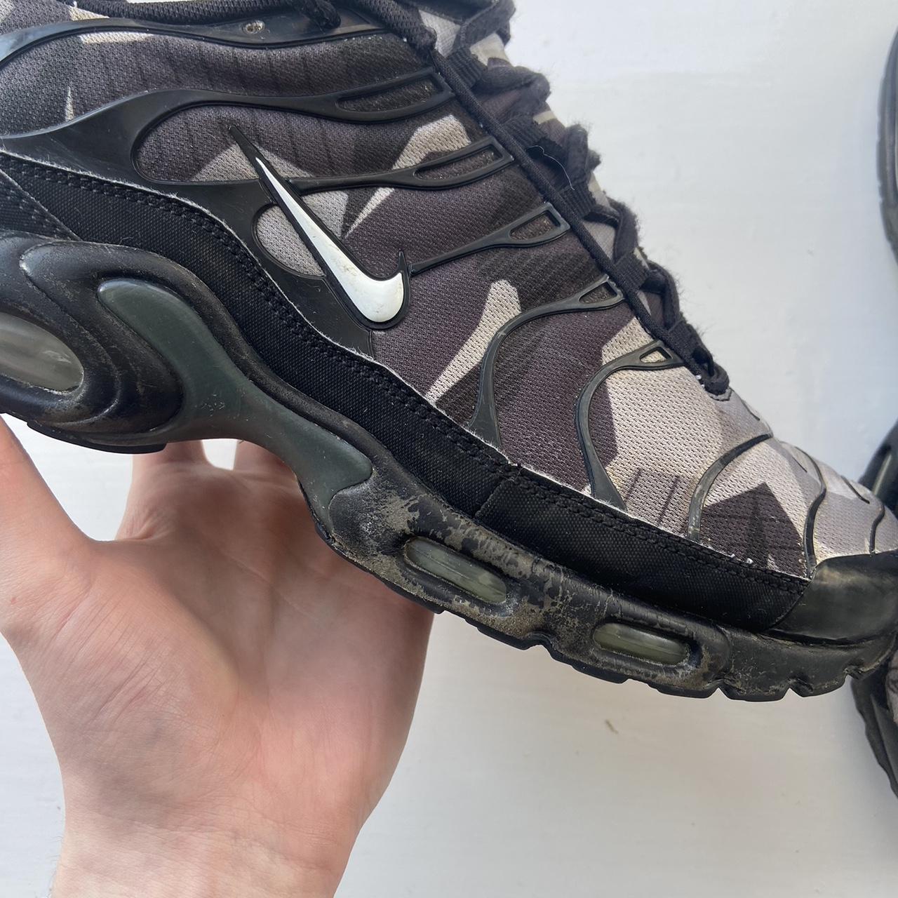 mens dark grey nike trainers