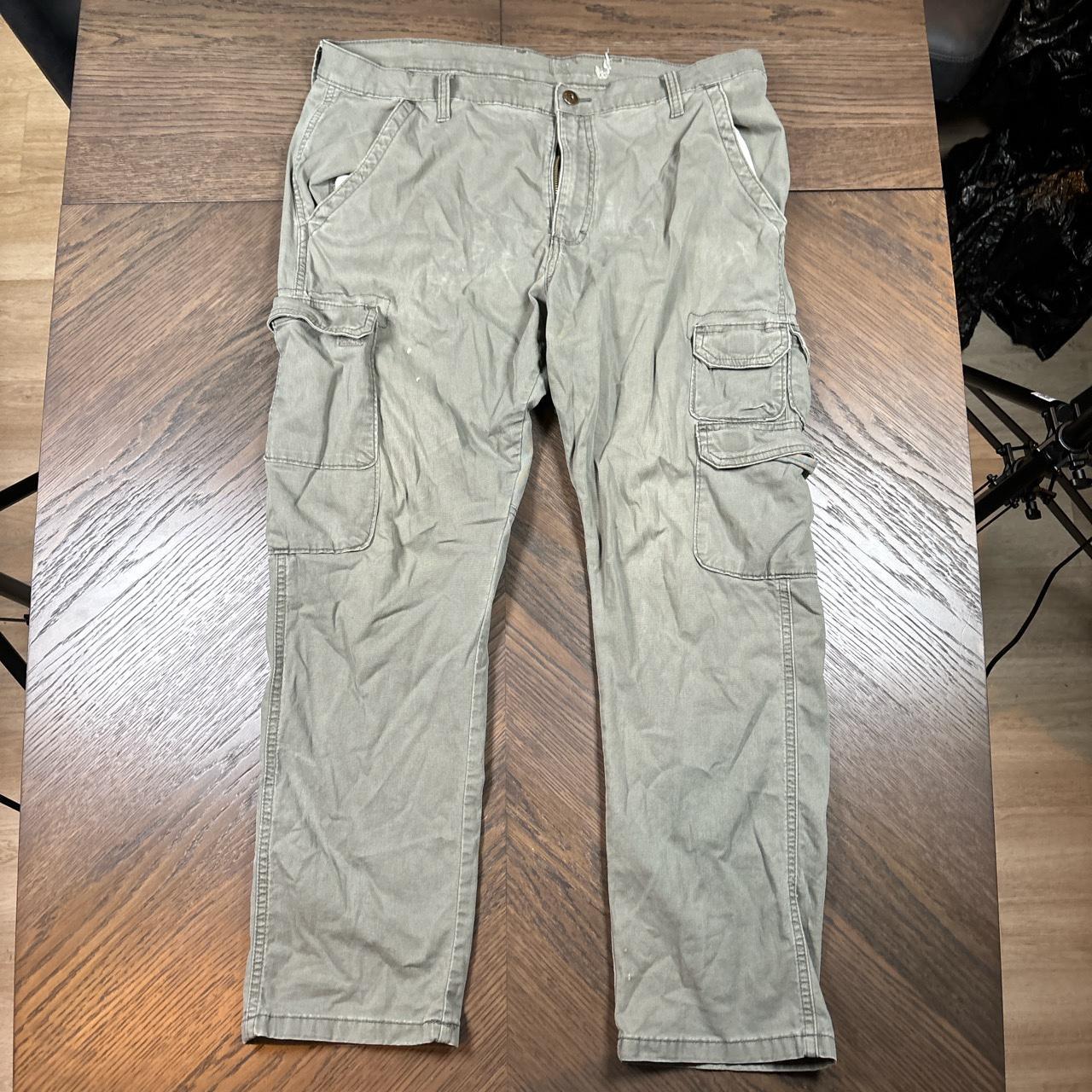 36/30 grey cargo pants - Depop