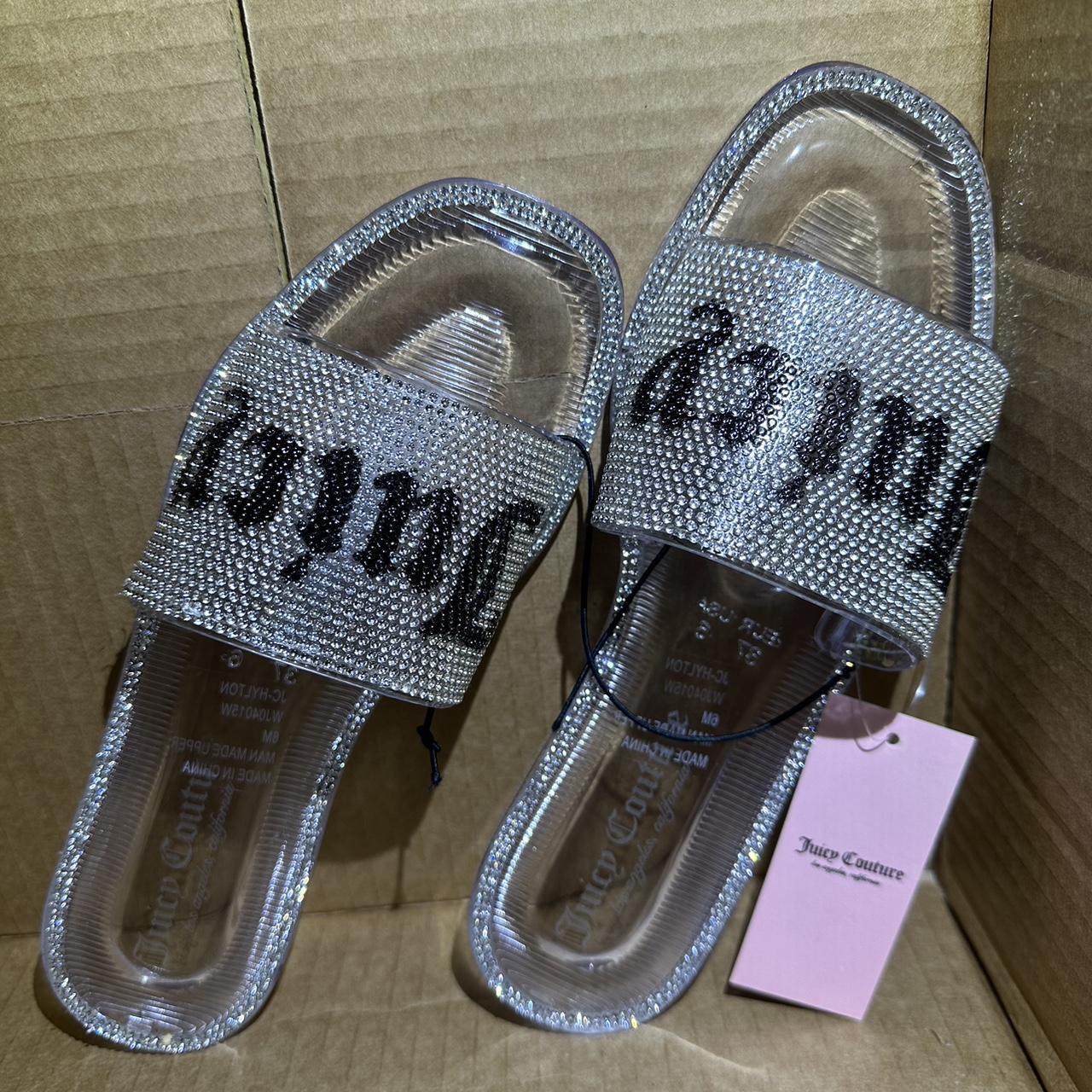 Juicy Couture Women's Hylton Womens Slide Sandals, Beach Sandal 並行輸入品 Juicy Couture Womens Hylton Logo Pool Slides Shoes 7 Medium (B,M