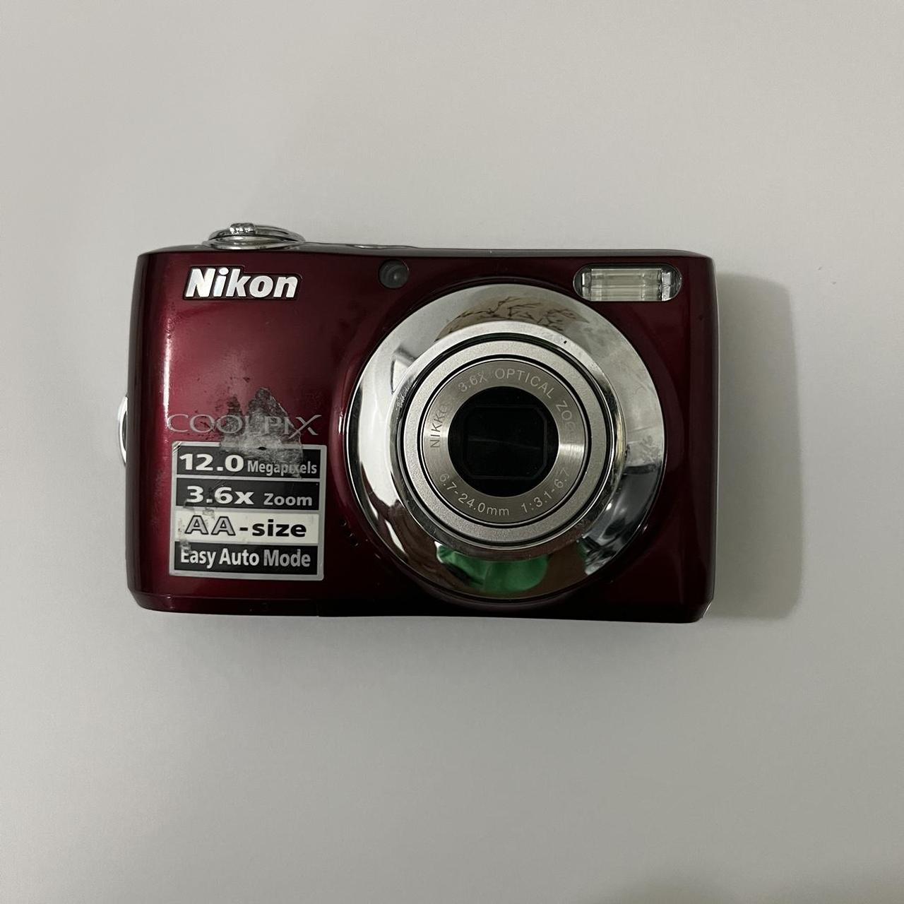 Nikon camera selling for parts - Depop