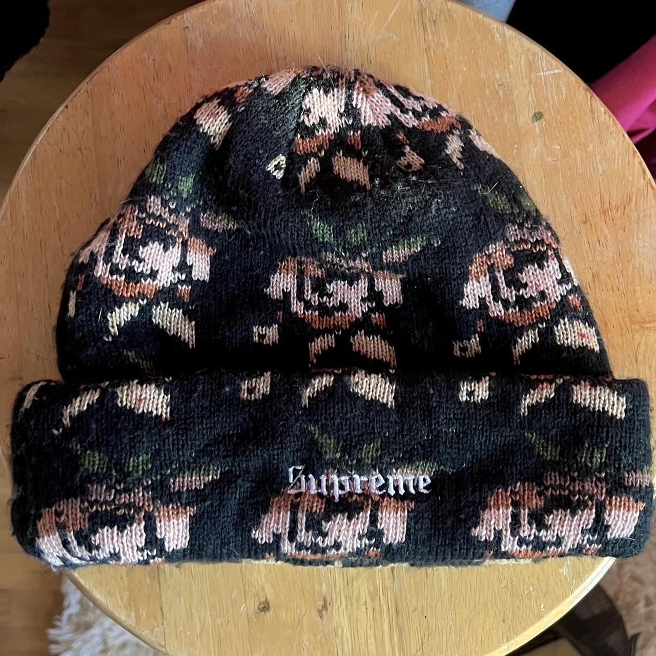 Supreme rose 2025 jacquard beanie