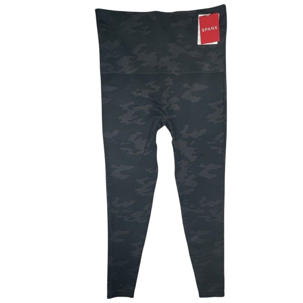 SPANX Black Camo “Look At Me Now” Seamless Cropped Leggings