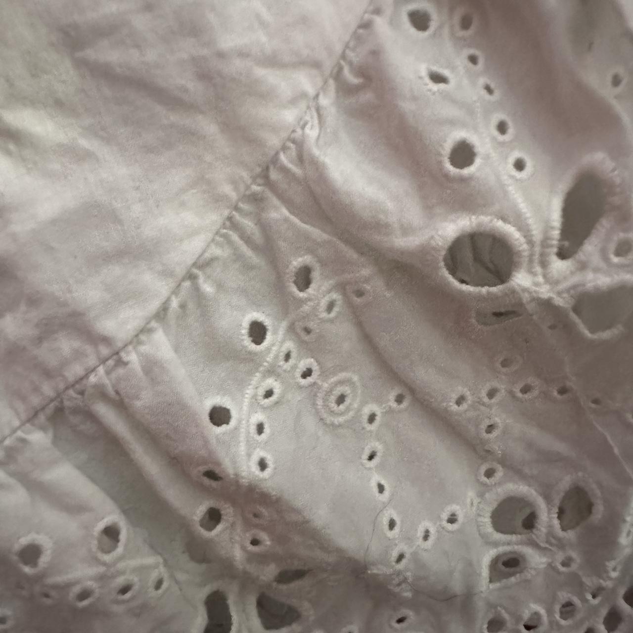 American Eagle White Lined Short Skirt Eyelet Lace... - Depop