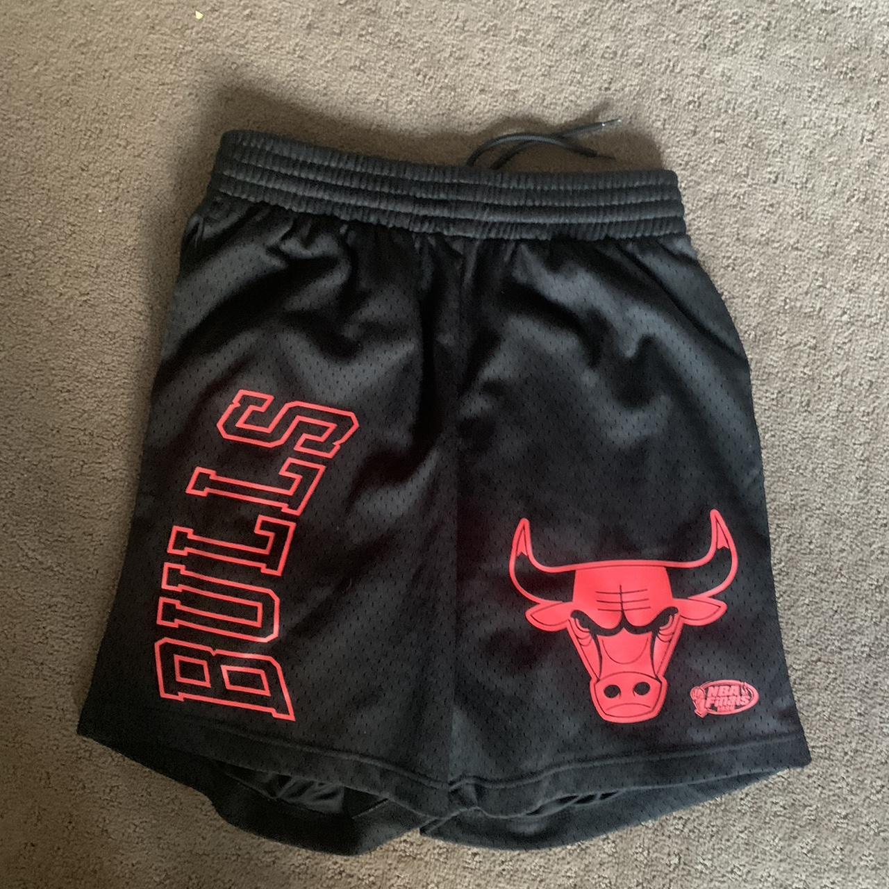 mitchell and ness bulls shorts black