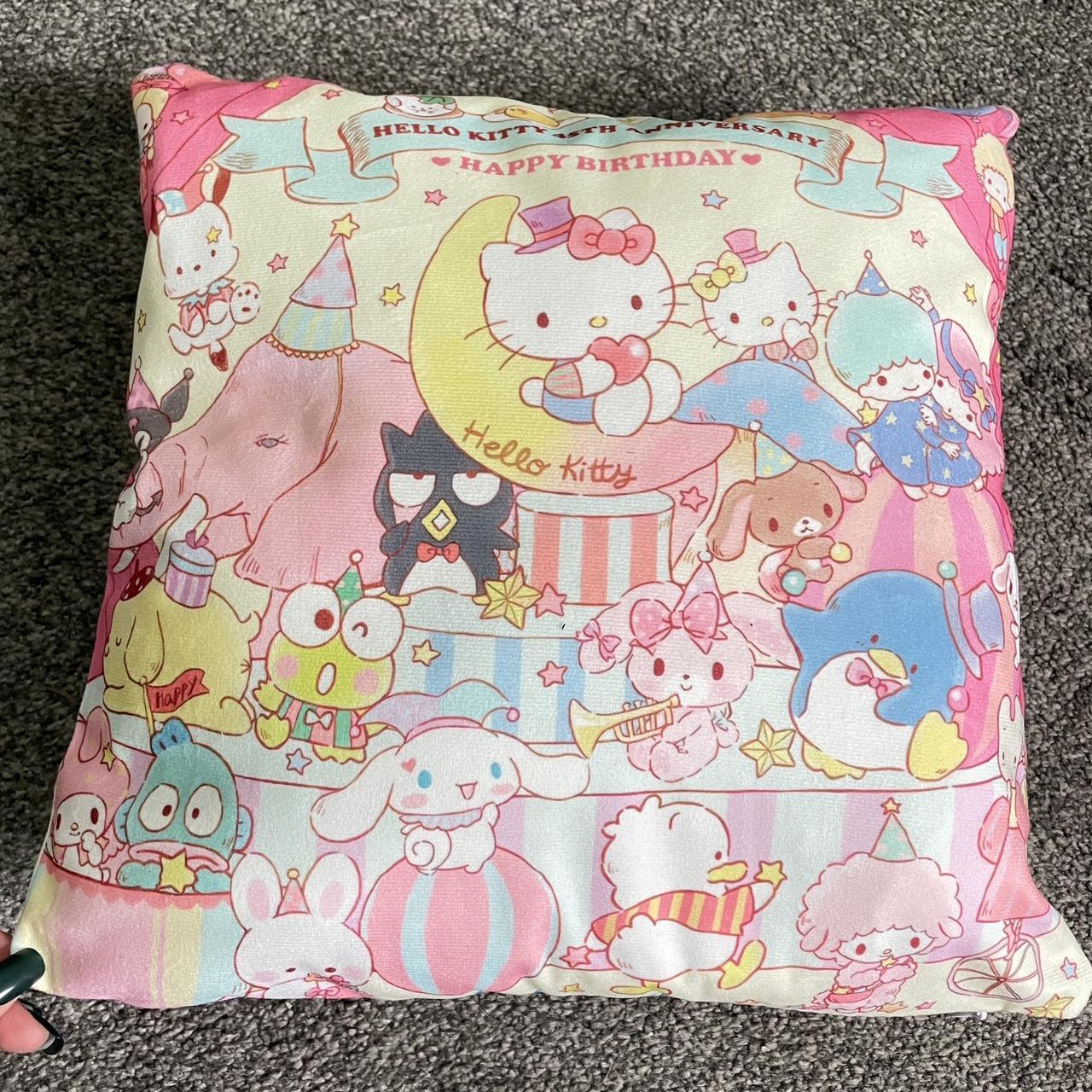 Hello kitty purse tin 🌸 From 2015! Measurements ~ - Depop