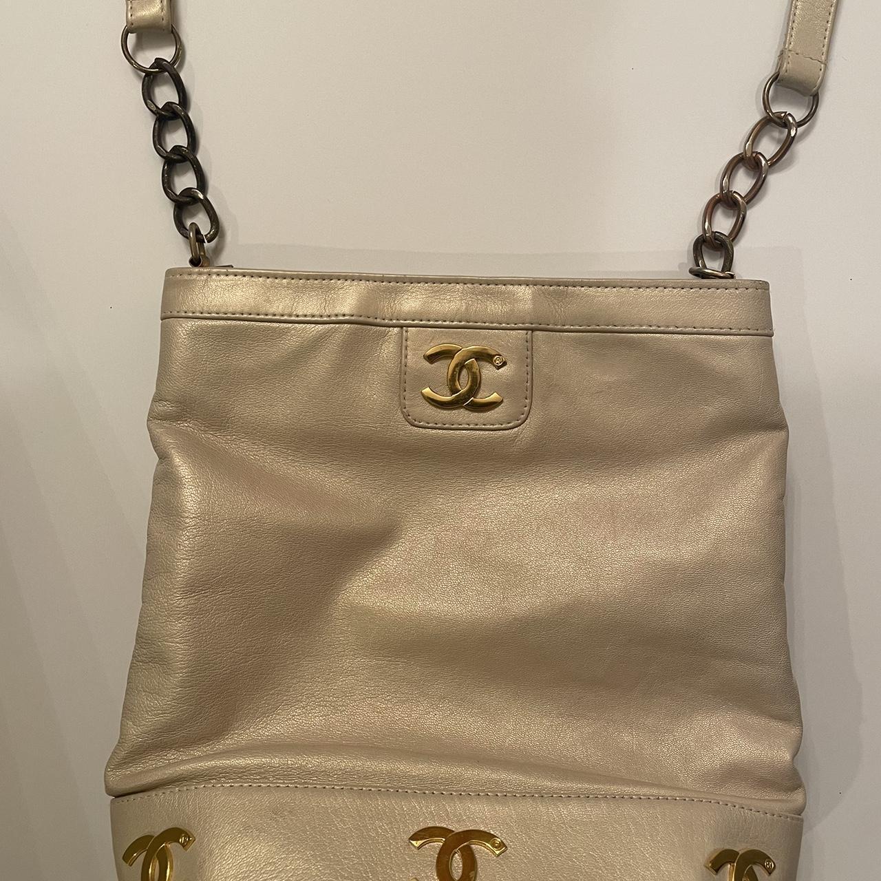 chanel purse with gold chain used