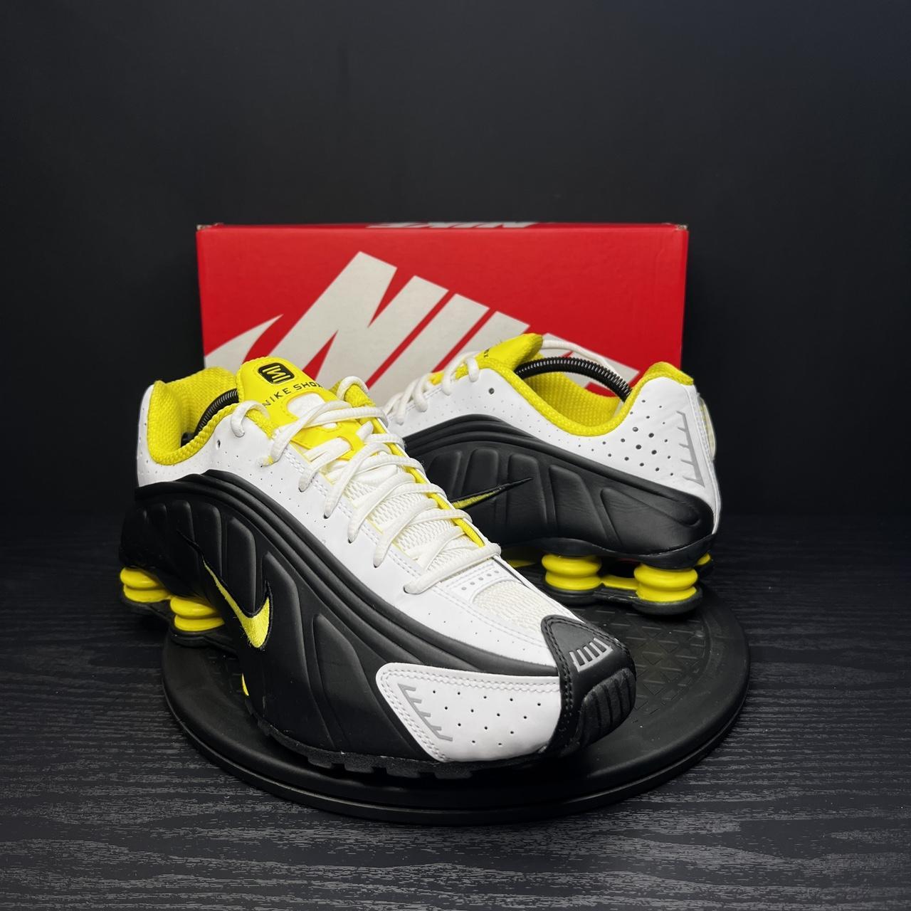 Black and yellow nike shox hotsell