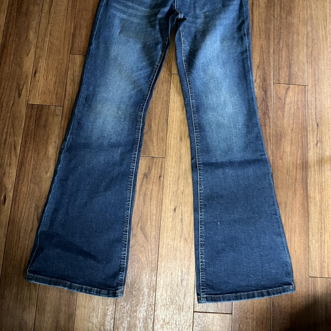 Aeropostale low rise flare jeans (size 8R) They’re... - Depop