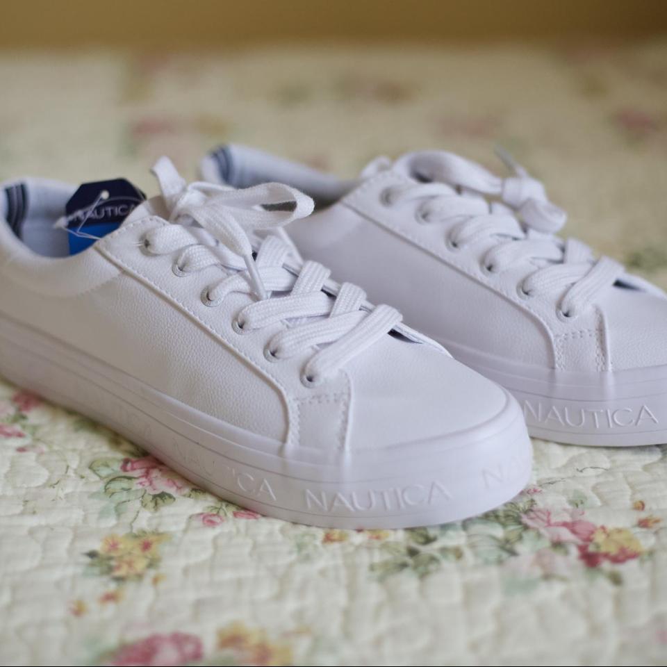 Nautica store white sneakers