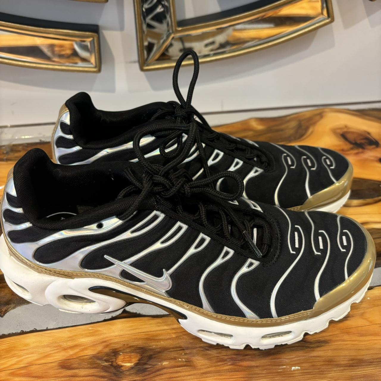 Black gold and silver air max hotsell