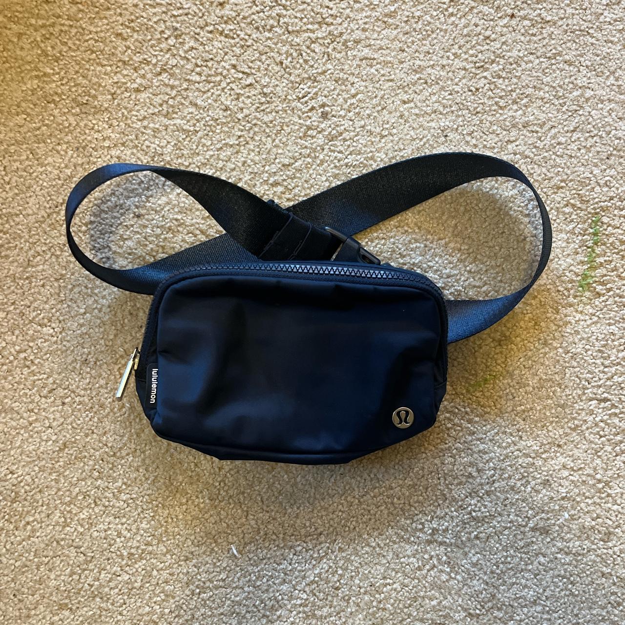 Lululemon navy blue belt bag Good condition - Depop