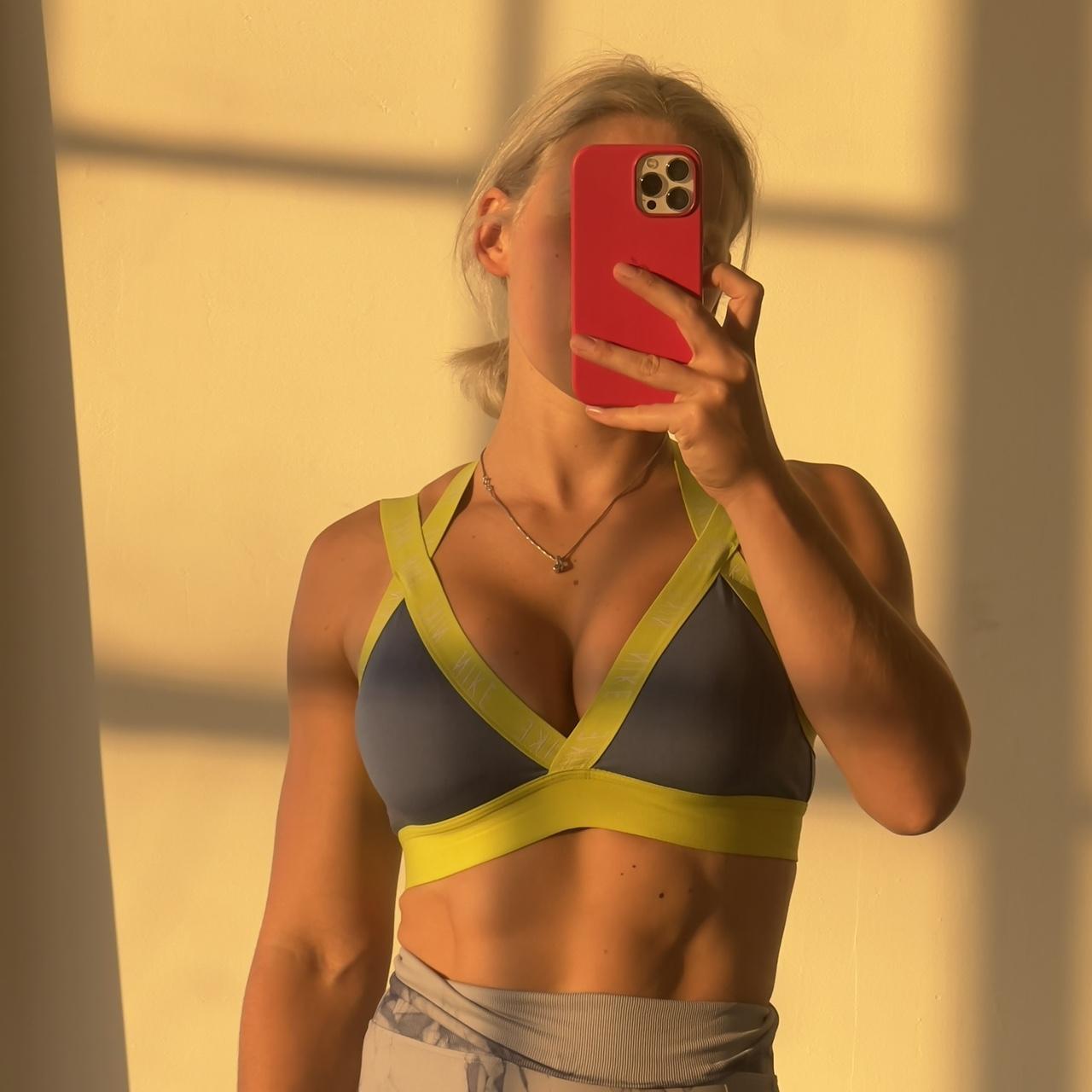 Nike women's sports bra (Size XL) 💛💛NO PAYPAL💛💛 - Depop