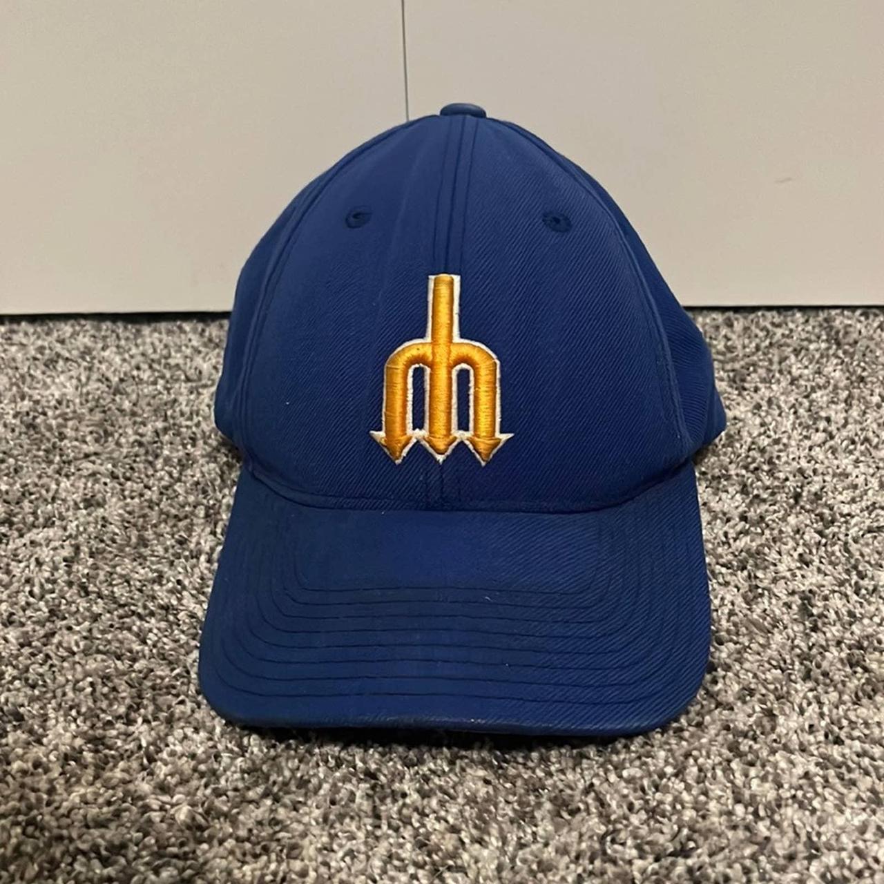 Vintage Seattle mariners snapback. This snaps new - Depop