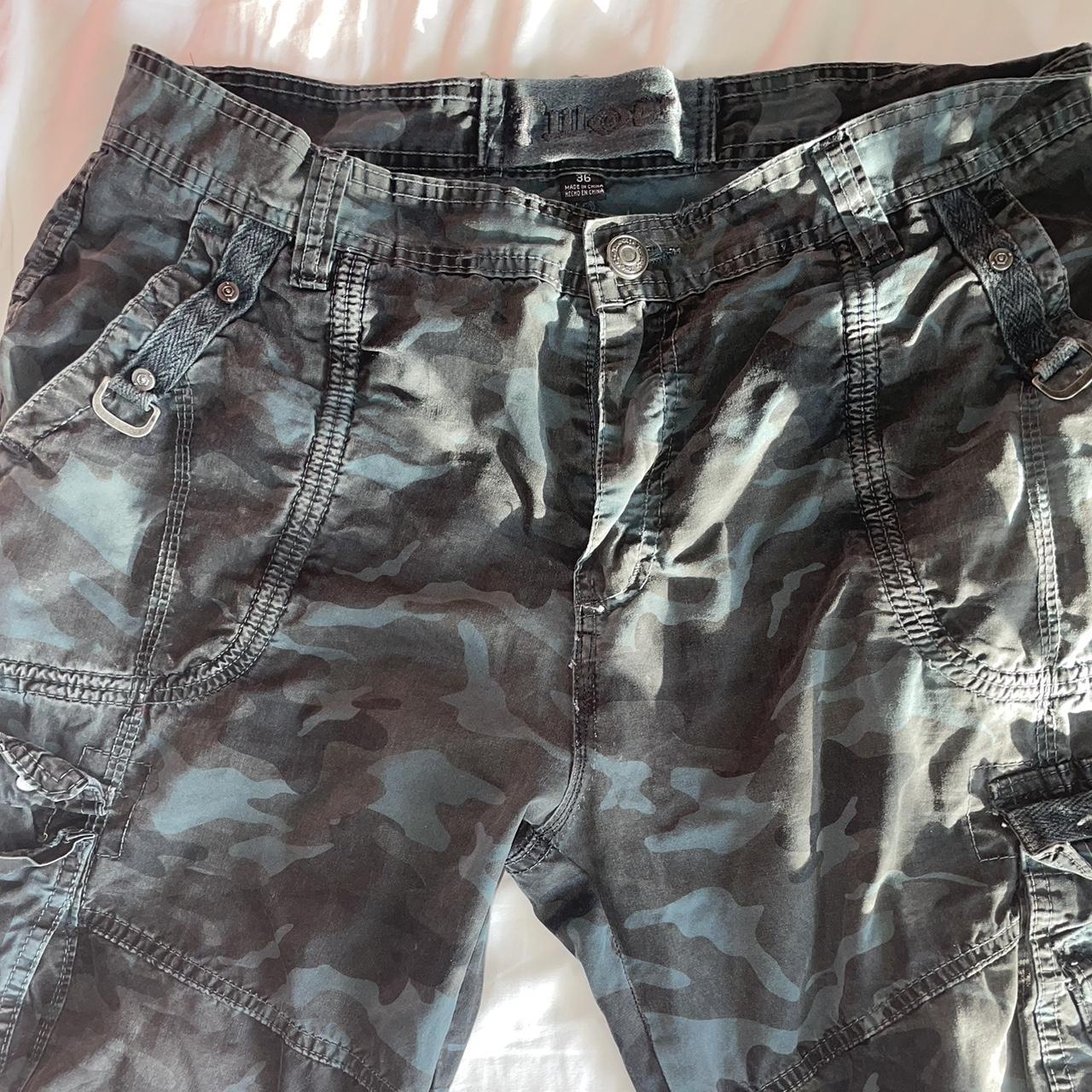 Twice cargo hot sale shorts