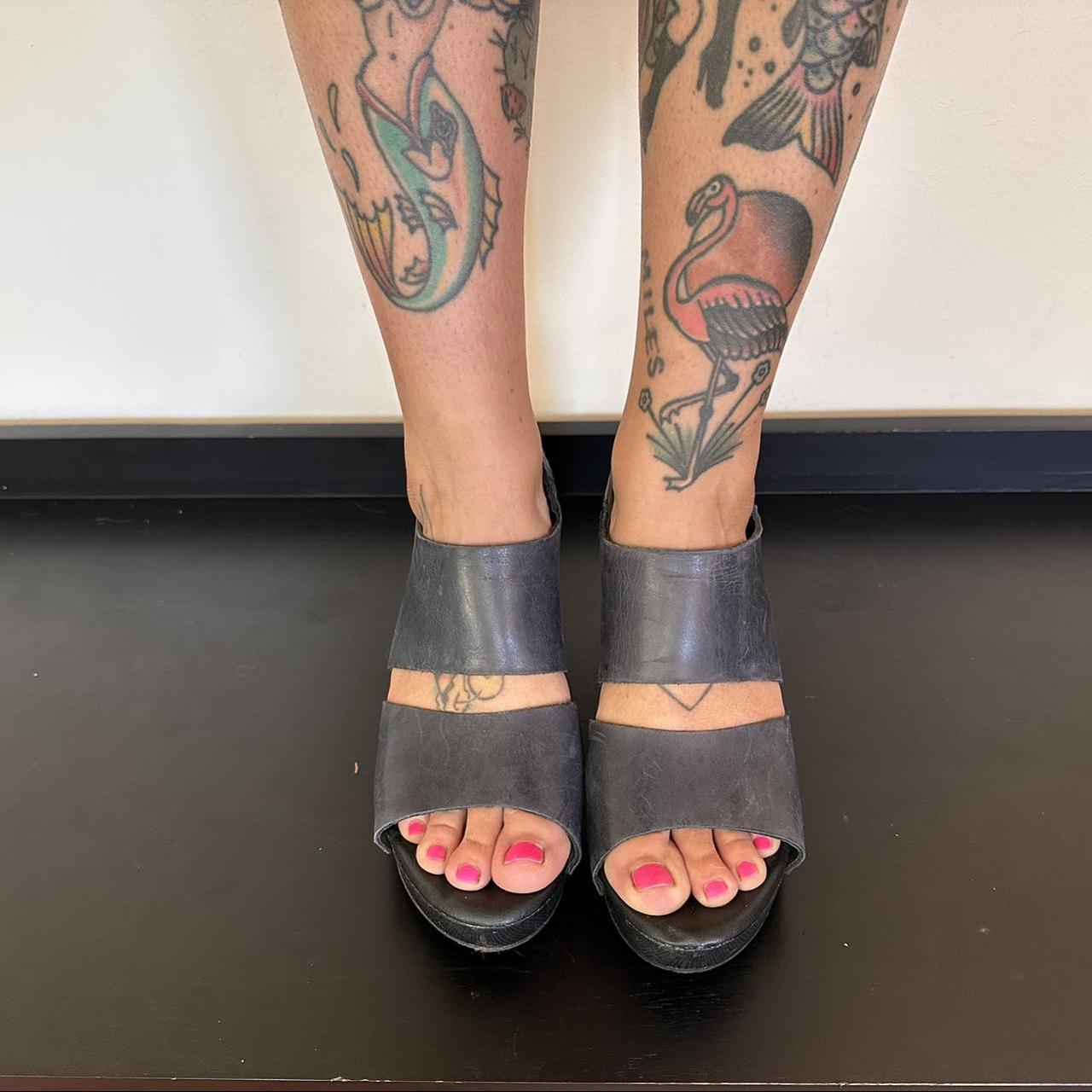 korks clog heels