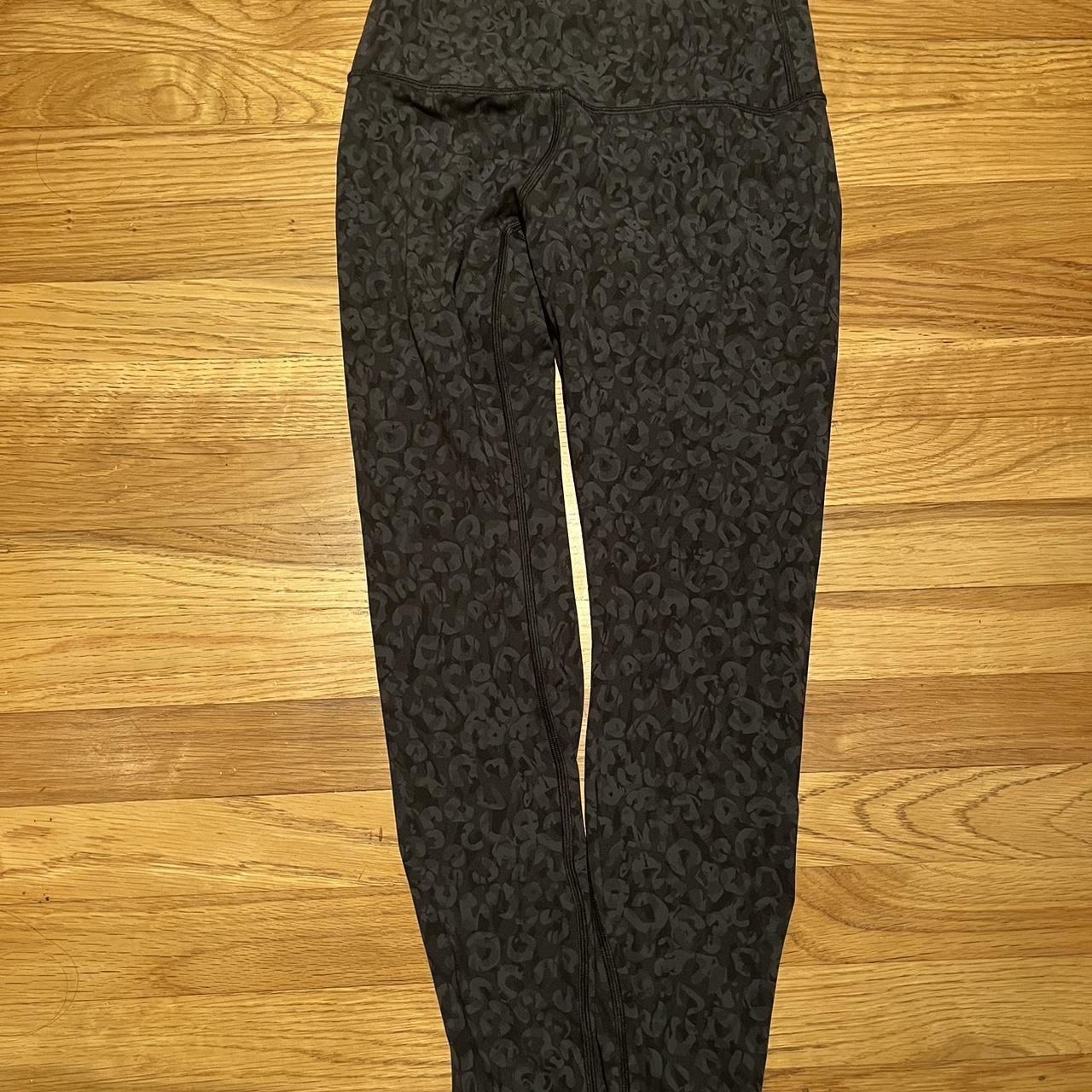 Lululemon Wunder under leggings, size 6, 25 inch - Depop