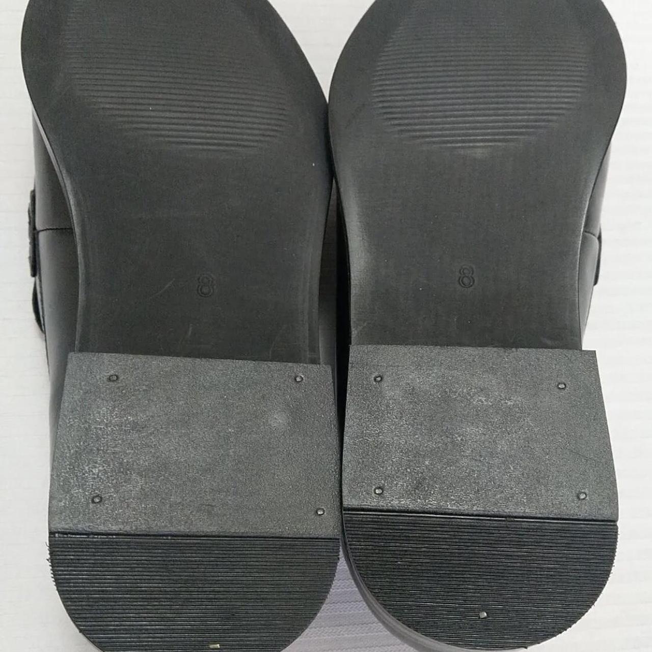 Men’s Black Leather Loafers. Size 8. In great... Depop