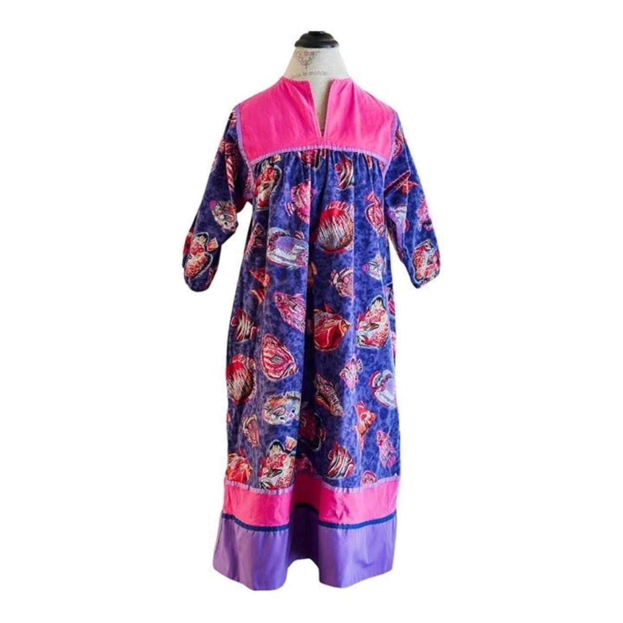 VTG Paisley Caftan Muumuu  Muumuu, Clothes design, Caftan