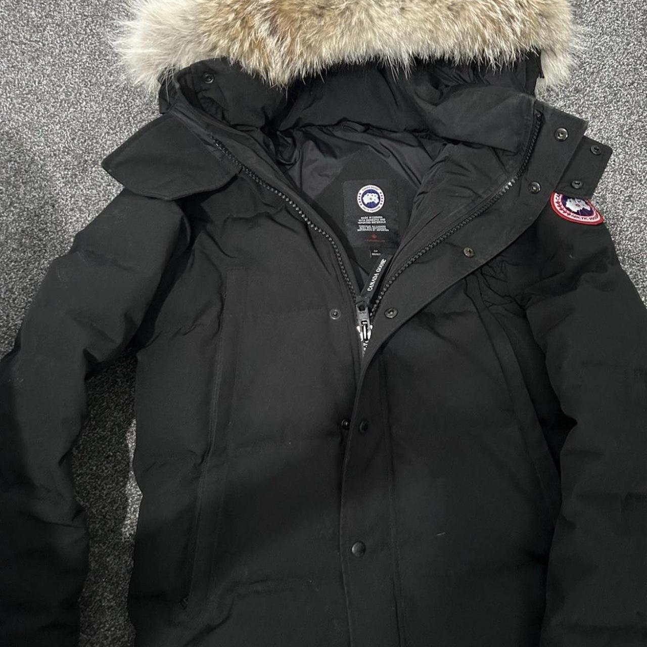 *BEST FUR* Canada Goose Wyndham Parka, Comes with