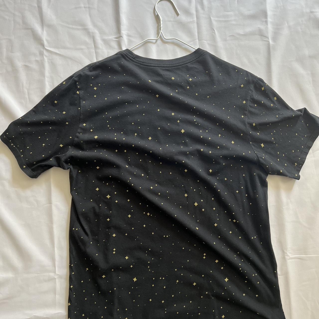 mens black and gold nike shirt