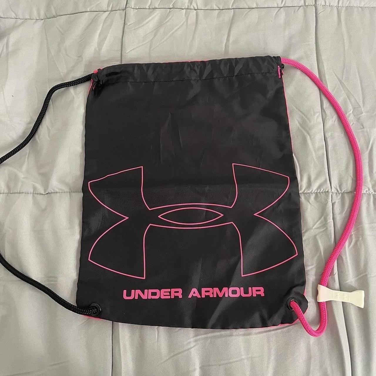 Under armour cinch bag 2 sided color black and pink - Depop