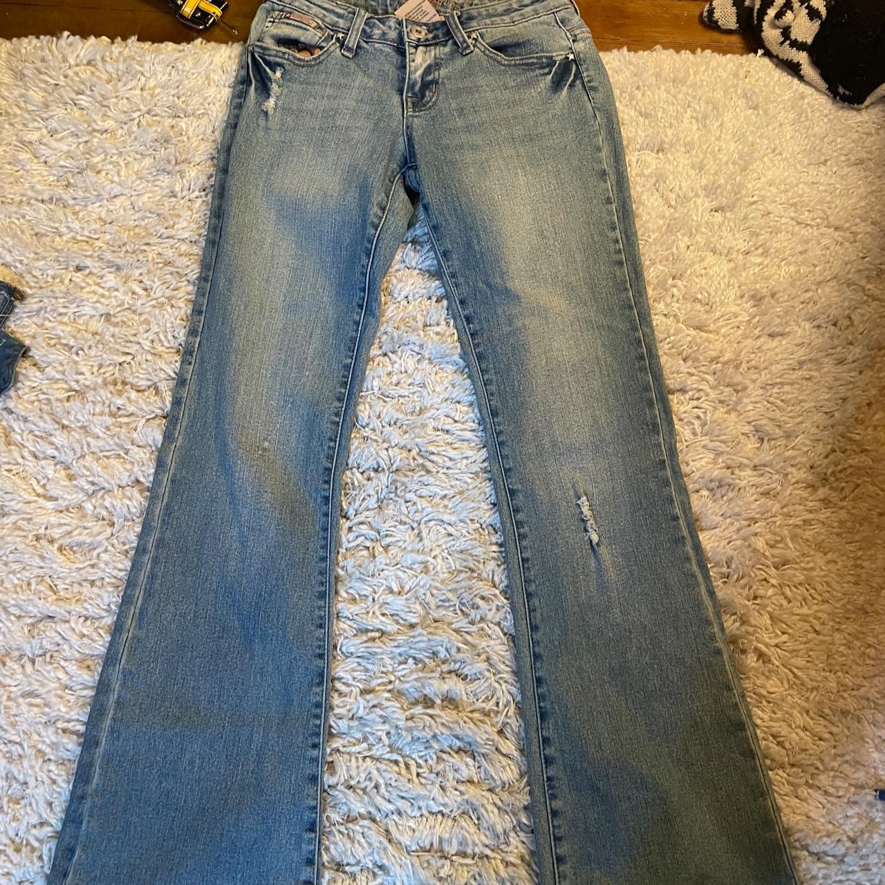 Such a cute pair of Bubblegum flare jeans, fits a... - Depop