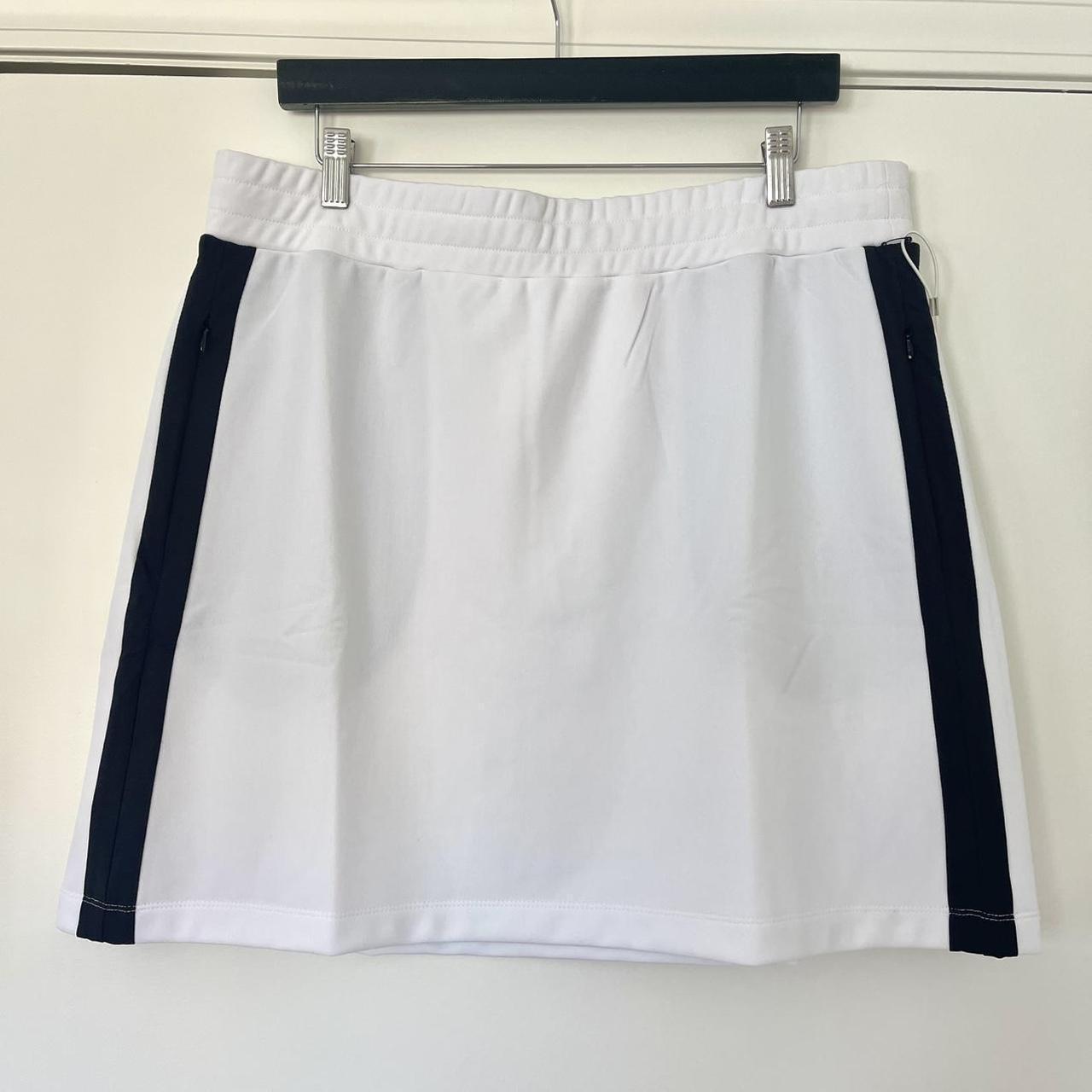 item listed by leahreneepatt