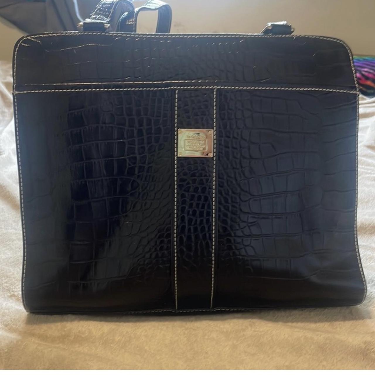 Liz Claiborne, Bags, Black Purse