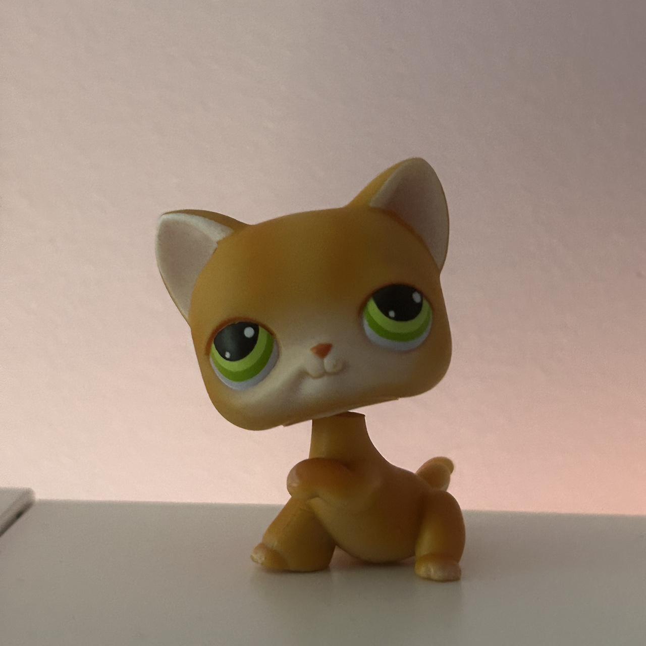 Authentic Littlest Pet Shop #11 Cat Comes in shown... - Depop